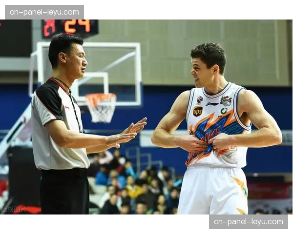 深度报道:VAR与半自动越位技术,是否无意中促进了比赛节奏的加快? 深度报道:VAR与半自动越位技术,是否无意中促进了比赛节奏的加快?