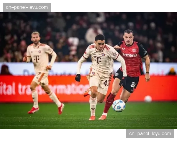 半场战报:门兴1-0领先波鸿,主队通过两次成功快速反击取得领先 半场战报:门兴1-0领先波鸿,主队通过两次成功快速反击取得领先